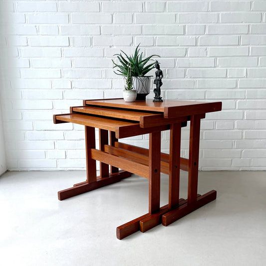 Mid Century Modern Side Nesting Tables