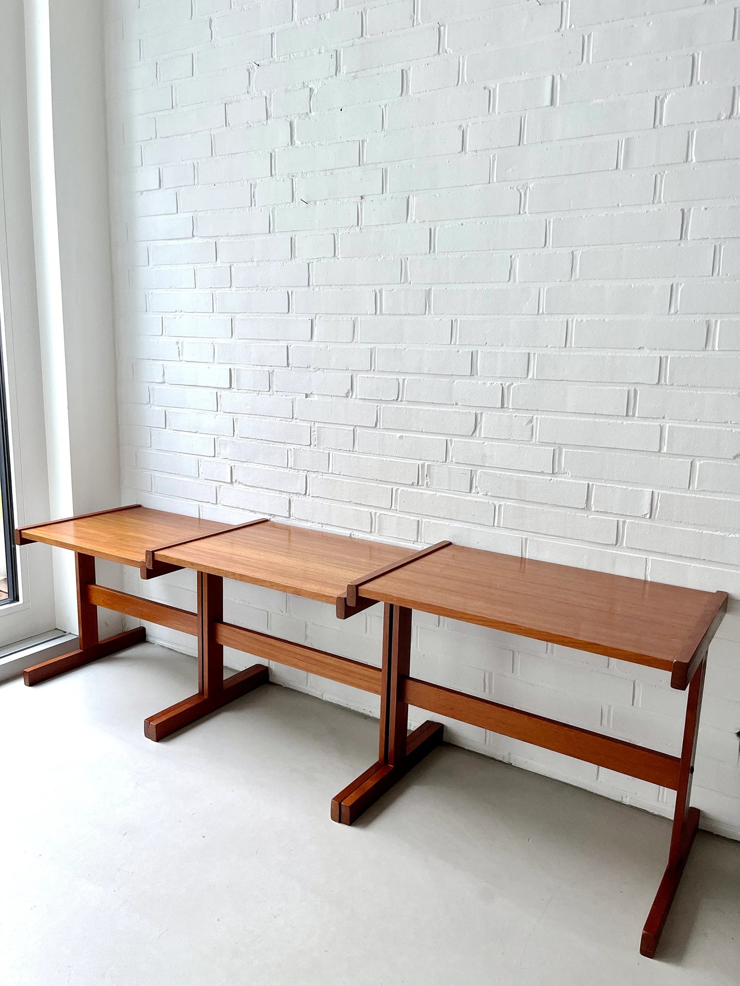 Mid Century Modern Side Nesting Tables